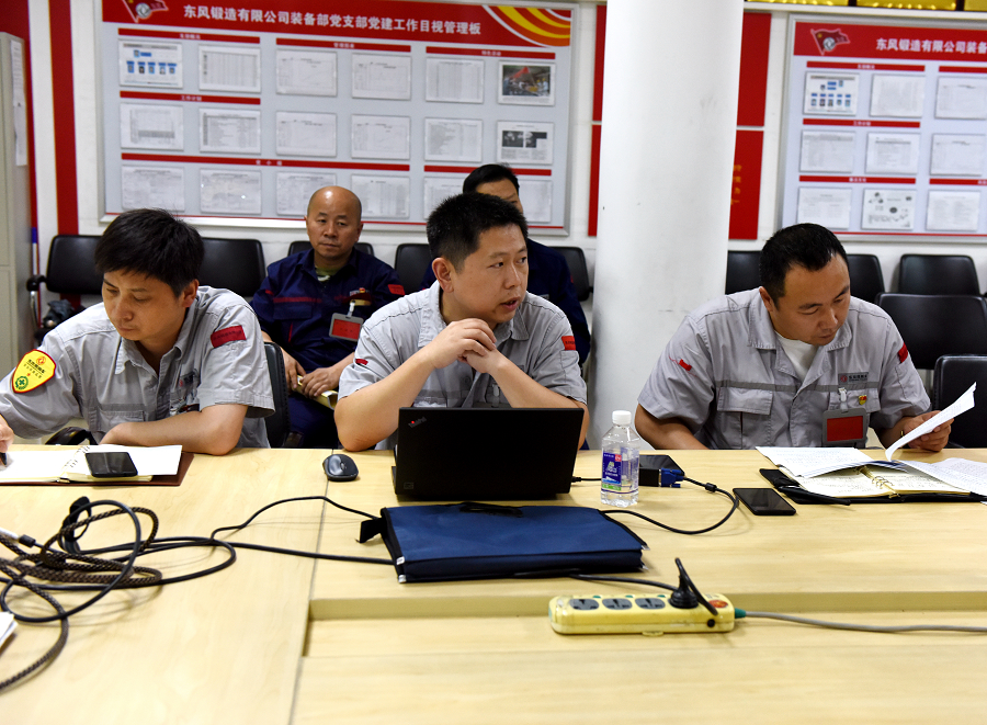 C:\Users\liangxq\Desktop\“三個報告”剛露面，鍛造廠員工為何討論的既熱烈又激烈？\鍛造廠討論公司黨代會報告現場9.jpg